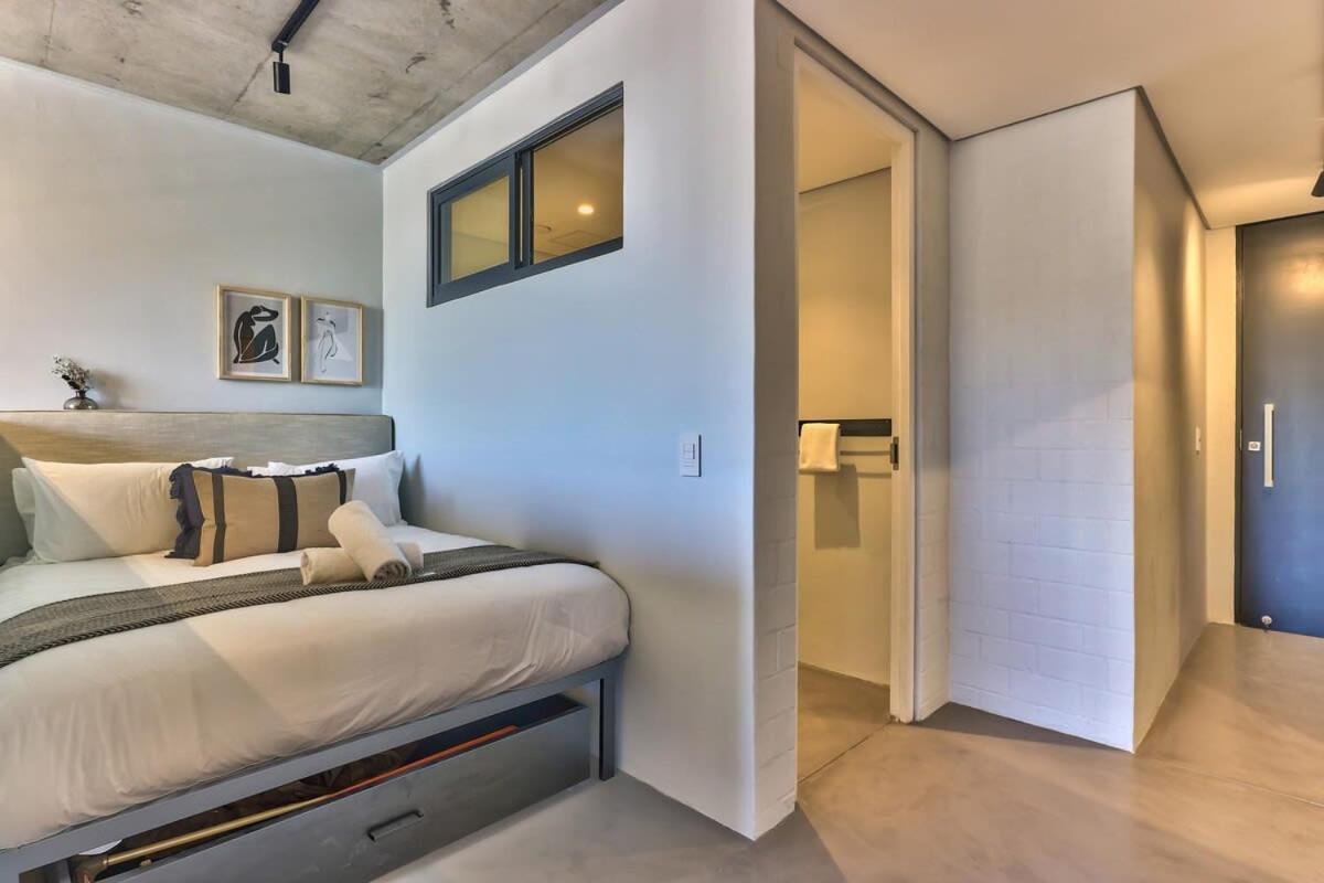 Secure Building, Wifi, Central, Promenade Central! Apartment
