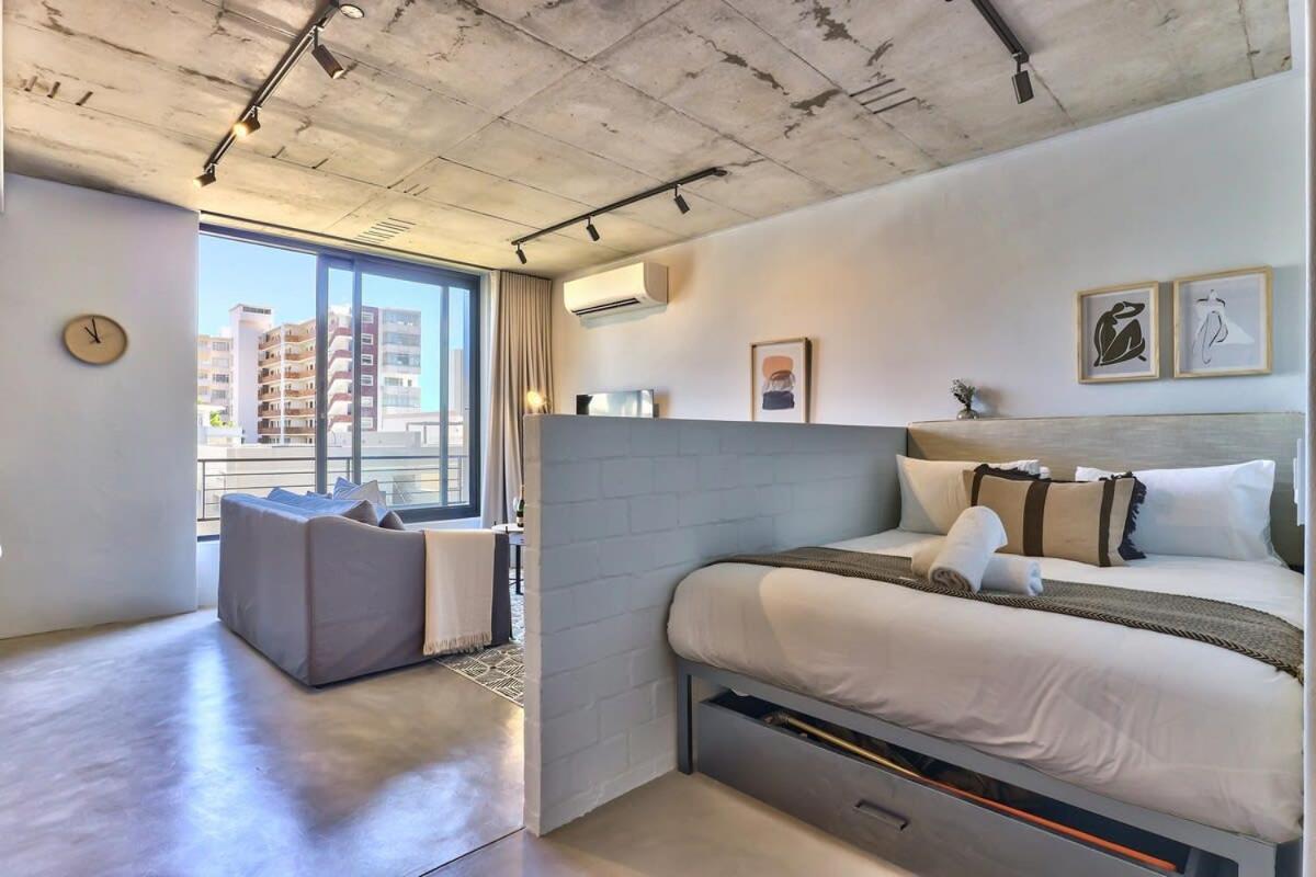 Secure Building, Wifi, Central, Promenade Central! Apartment