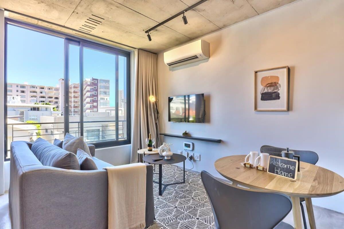 Apartment Secure Building, Wifi, Central, Promenade Central! *